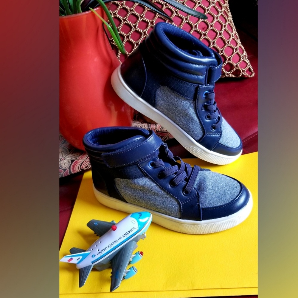 SOLD ON Mercari 💕 Super cool kids shoe - Picture 1 of 3